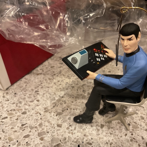 “Mr. Spock” 1996 Hallmark Keepsake Christmas Ornament - Picture 5 of 5